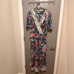 Floral V-Neck Dorothy Perkins jumpsuit